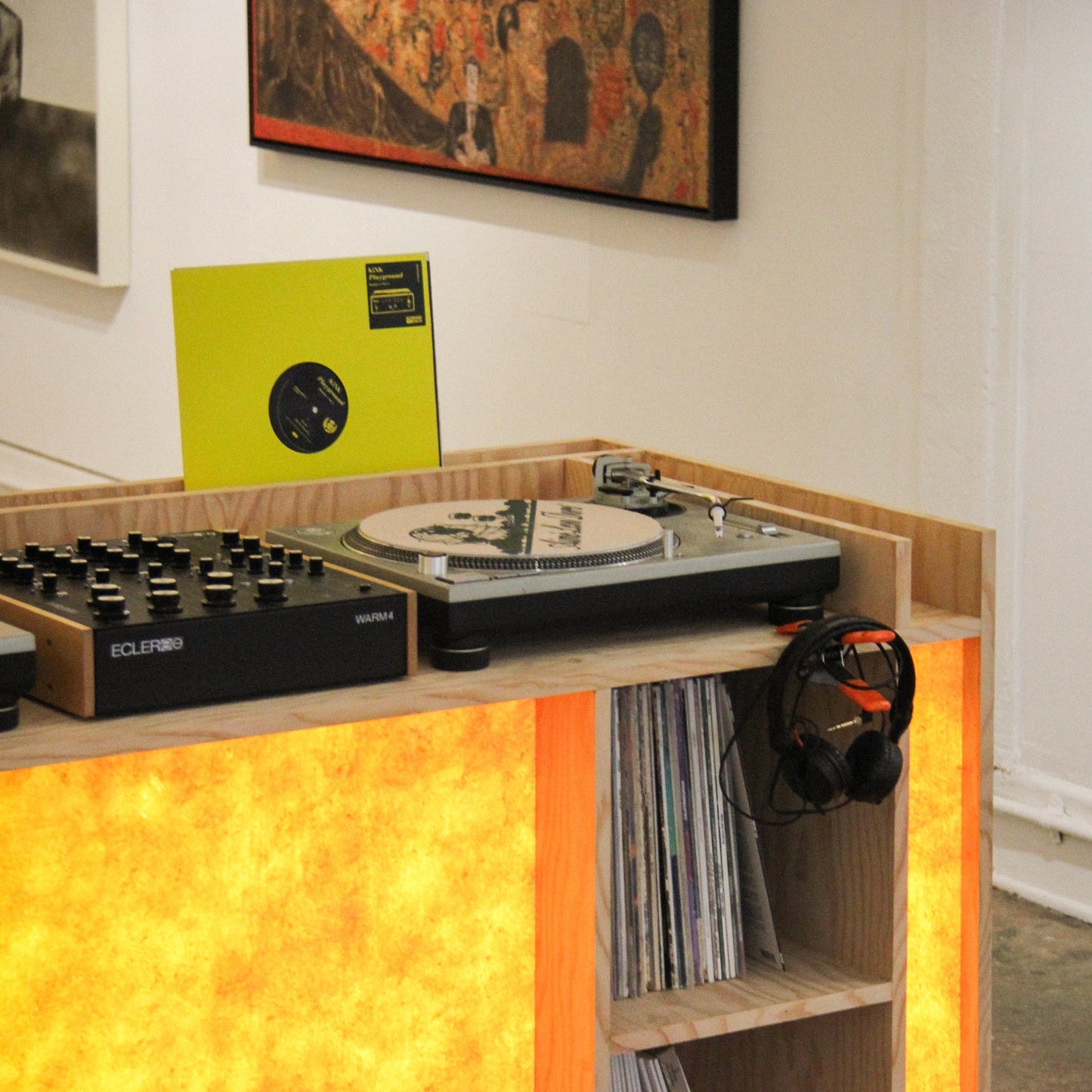 [MUSICAL FURNITURE 001]